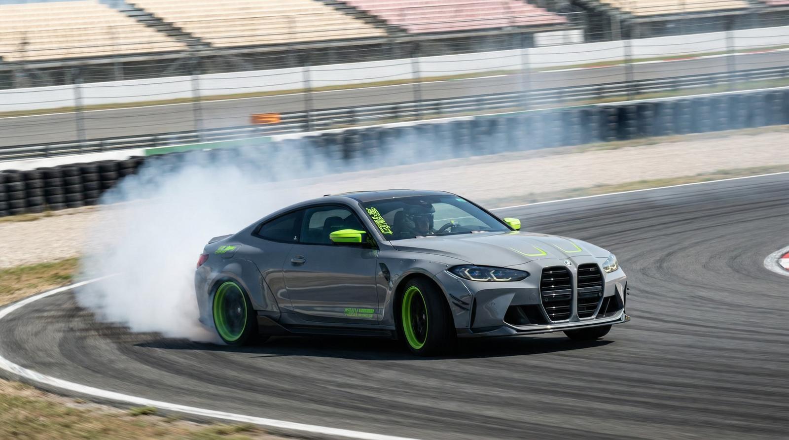 成人小说 - 赛道漂移挑战：改装M4极限测试视频